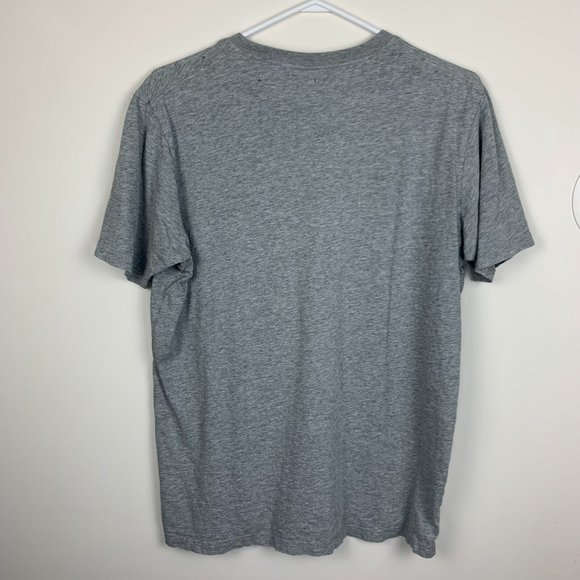 Uniqlo Grey Tee - Picture 4 of 5